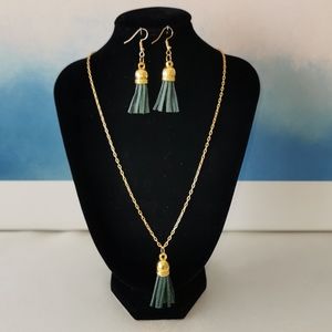 #14~New. Tassel necklace and earring set.!